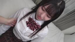 色白美乳の清楚系女の子に中出し。