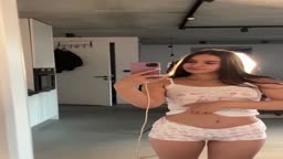 イン●タリール動画ティーンの一瞬乳首＆まんこチャレンジ