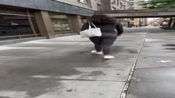 The brazen man who touched the buttocks of the woman in leggings – Part 2