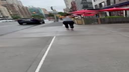 The fearless man who touched the buttocks of the woman in leggings – Part 4