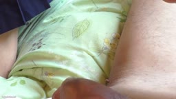 パンツを売る女  まずはお口の具合を確認。のはずが暴発