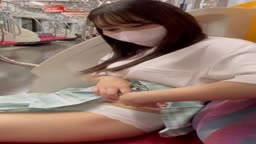 パンチラ見せつけ25