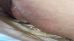 妹おねしょ　接写