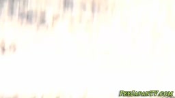 公園のはしでしっこ