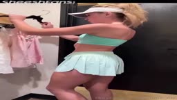 BougieBb masturbating pussy in fiton room