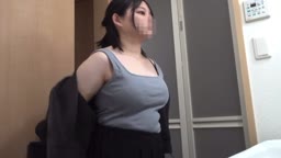 爆乳　ぽっちゃり　着替え