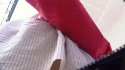 Por baixo da saia menstruada  -  Under her period skirt