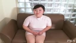 愛嬌あるぽっちゃり黒髪清楚　SEX