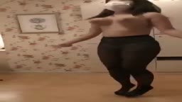 巨乳黒タイツの縄跳び