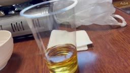 自ら指を這わせるように