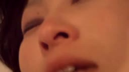 激しいのがお好きな人妻