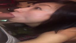人妻フェラ②