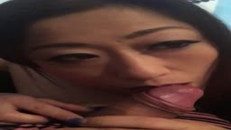 人妻フェラ③