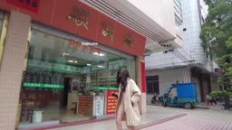 CikaiMoon - コートを前開きにしたまま、裸で街を歩くこと