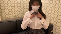 19の元チアgirlのういちゃん人生初の生中出し