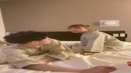 ハメ撮りするカップル