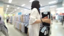 パンチラ店員2