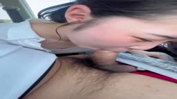 短め 車内フェラ