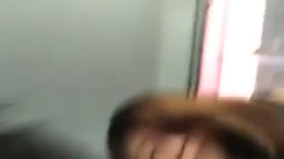 バ先の熟妻の車内フェラ