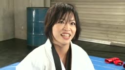 SVDVD-274 本物！アジアNo.1女格闘家 人生初のナマ中出しレOプをかけたガチバトル！ SAKI