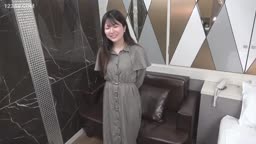 透明感バツグンの色白スレンダー美女