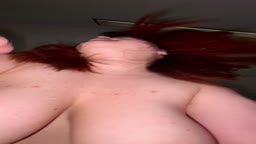 爆乳