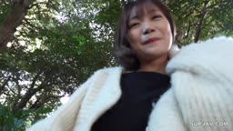 美容専門学校に通う美人美巨乳色白ネイリストの潤んだ瞳を見つめながら唾液たっぷり口内射精！！初めて絶頂することを知ったEcupボディに連続膣内射精！！