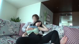 港区女子、顔出し