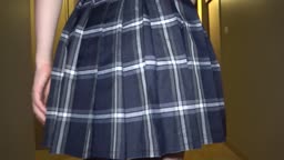 ファン待望の奇跡の美女めいちゃん。本物10代の成熟しかけたカラダに背徳感が爆発。中間試験期間中だけどお構いなしに発育中おマンコに大量中出し。ホテルで露出フェラ＆制服中出しセックス特典付き。③