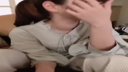 照れながら手コキ
