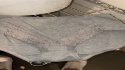 熟女パンティ汗付き