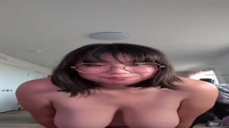 地味顔巨乳