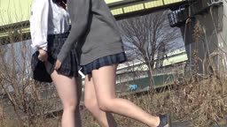 土手でチラチラ