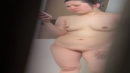 巨乳パイパン女子大生