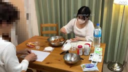 【レシピあり★姪っ子ちゃんと餃子作り】寝バック絶頂…大量潮吹きでソファがびしょ濡れ〜発射した精子をオマ○コに塗込む奇行〜