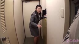 熟女おしっこ我慢おもらし