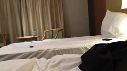 深く刻み込まれる刺激に耐えか