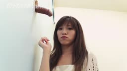 ラッキーホール新装開店!スレンダー美巨乳女優の初体験 壁の穴から突き出される顔も知らない男のイチモツをしゃぶり尽くす
