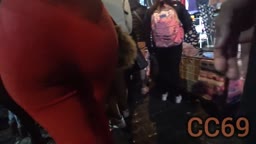 Married mother caught touching and rubbing her buttocks Encox