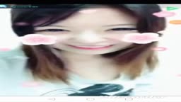 胸チラ