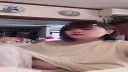 爆乳ポロリ