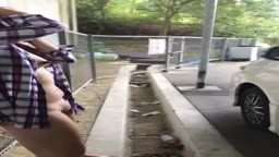 車の外で手マン