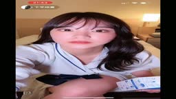 ライブ　美人のバスローブがはだけて