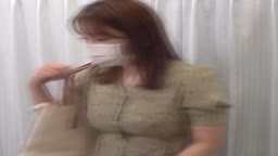 巨乳　着替え