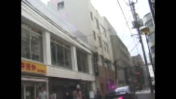 【生ドル・未修正】ご当地方言娘に途中でゴム外し生挿入2連発