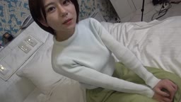 低身長で色白なスレンダー美女。美乳でデカクリ♡そしてロリマンに遠慮なく中出し♡おかわり撮影＆笑顔のゴックンまで