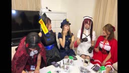 アイドル　パンチラ　コスプレ