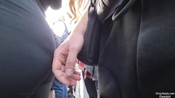 molest that big ass in leggings