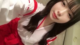 メンズエステ　胸を揉まれながら手コキ