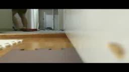 宅配のお兄さんを勧誘してハメ撮り